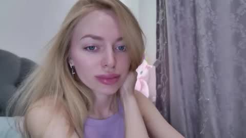 Snapshot of mariwell chatting on May 18, 4:07 am mariwell online show from May 18, 4:07 am