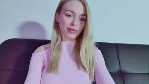 Snapshot of mariwell chatting on May 31, 7:37 pm mariwell online show from May 31, 7:37 pm