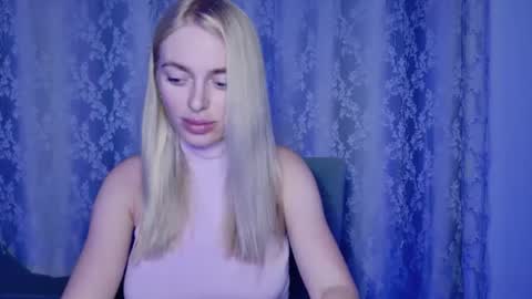 Snapshot of mariwell chatting on June 17, 11:38 pm mariwell online show from June 17, 11:38 pm