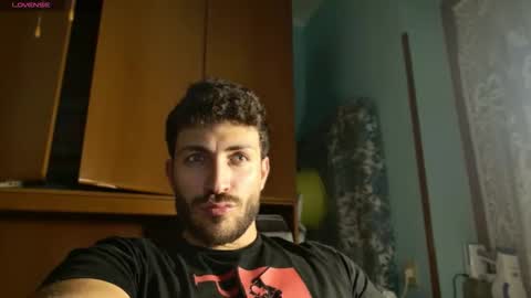 Snapshot of mark_ariete chatting on April 20, 9:16 pm mark_ariete online show from April 20, 9:16 pm