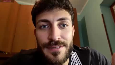 Snapshot of mark_ariete chatting on May 19, 9:32 pm mark_ariete online show from May 19, 9:32 pm