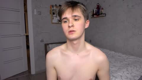 Snapshot of mark_bearcub chatting on December 25, 10:16 pm Mark online show from December 25, 10:16 pm