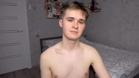 Snapshot of mark_bearcub chatting on December 27, 9:32 pm Mark online show from December 27, 9:32 pm