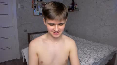 Snapshot of mark_bearcub chatting on December 28, 12:36 am Mark online show from December 28, 12:36 am