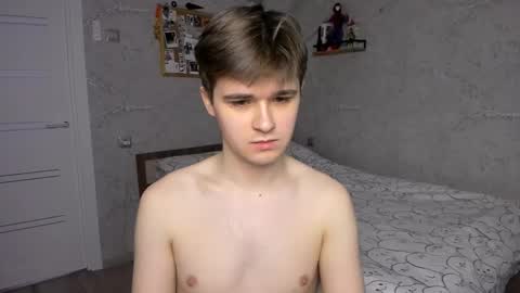 Snapshot of mark_bearcub chatting on February 15, 5:51 am Mark online show from February 15, 5:51 am