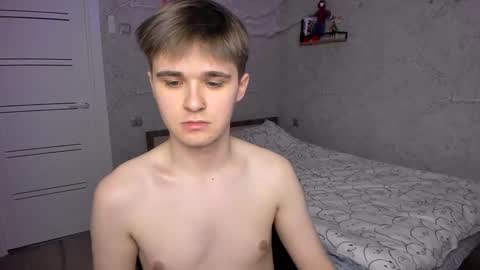 Snapshot of mark_bearcub chatting on February 23, 8:33 pm Mark online show from February 23, 8:33 pm