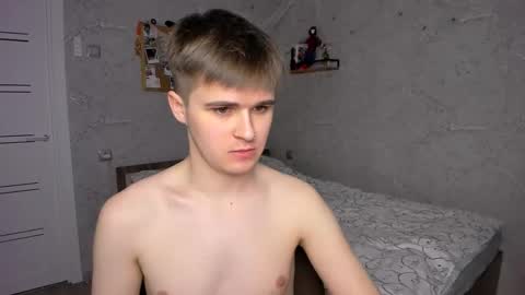 Snapshot of mark_bearcub chatting on March 8, 8:25 pm Mark online show from March 8, 8:25 pm