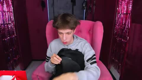 Mark online show from December 19, 1:29 pm