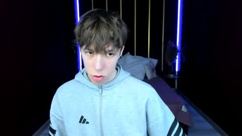 Mark online show from April 12, 9:47 am