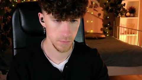 mark_caron online show from April 6, 1:03 am