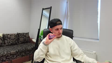 MARK KARSON online show from March 7, 10:23 am