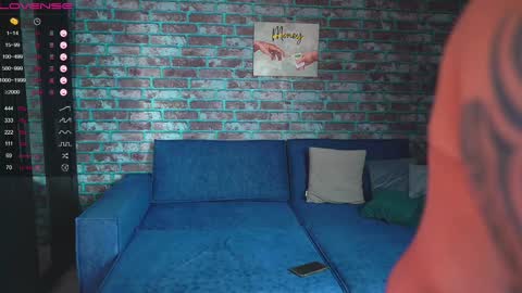 Mark online show from February 10, 7:15 am