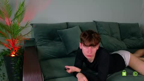 Snapshot of mark_safr chatting on May 11, 11:05 am Mark online show from May 11, 11:05 am