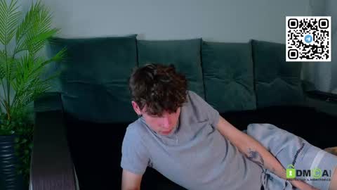 Snapshot of mark_safr chatting on May 20, 9:59 am Mark online show from May 20, 9:59 am