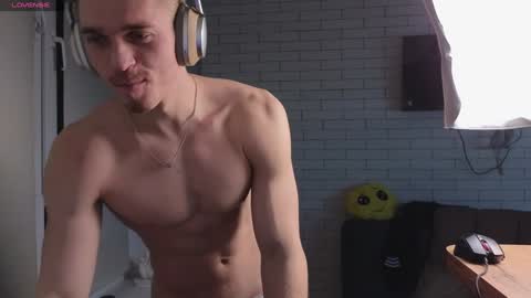 Mark online show from December 5, 10:01 pm