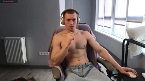 Mark online show from February 1, 12:16 pm