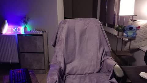 Mark online show from February 11, 9:35 pm