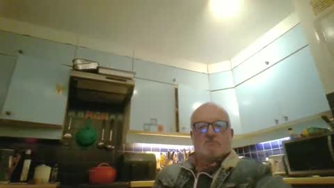 Snapshot of markandrew123 chatting on February 19, 6:48 pm markandrew123 online show from February 19, 6:48 pm