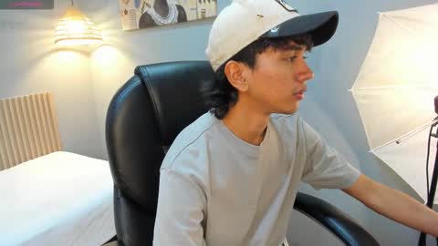 markbowie online show from March 14, 7:19 pm