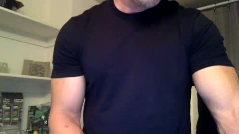 Snapshot of markk702 chatting on December 21, 3:47 am markk702 online show from December 21, 3:47 am