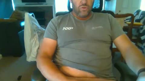 Snapshot of markoboy34 chatting on May 13, 4:43 am Matt Kung online show from May 13, 4:43 am