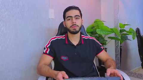 Snapshot of markoss_miles chatting on August 4, 12:52 pm Markos online show from August 4, 12:52 pm