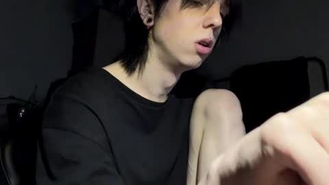 Mark online show from April 14, 11:22 pm