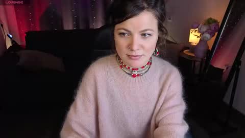 Marla online show from November 25, 1:22 pm