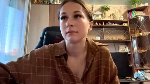 Snapshot of marlenahuit chatting on July 1, 6:07 pm Lena online show from July 1, 6:07 pm