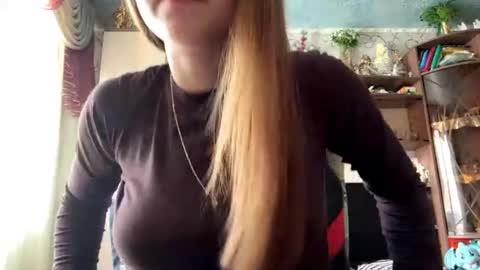 Snapshot of marlenahuit chatting on July 9, 9:13 am Lena online show from July 9, 9:13 am