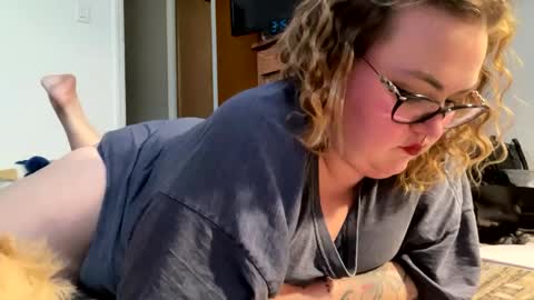 Snapshot of maroon_moon chatting on February 17, 8:04 pm maroon_moon online show from February 17, 8:04 pm