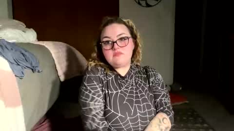 Snapshot of maroon_moon chatting on February 18, 12:37 am maroon_moon online show from February 18, 12:37 am