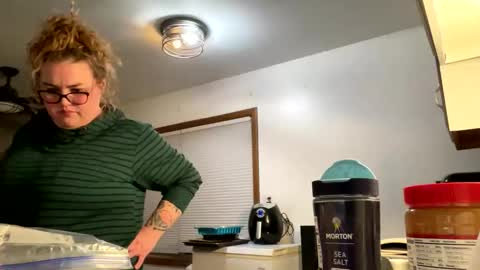 Snapshot of maroon_moon chatting on February 21, 12:49 am maroon_moon online show from February 21, 12:49 am