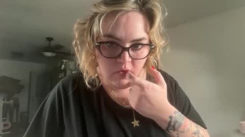 Snapshot of maroon_moon chatting on September 20, 12:55 am maroon_moon online show from September 20, 12:55 am