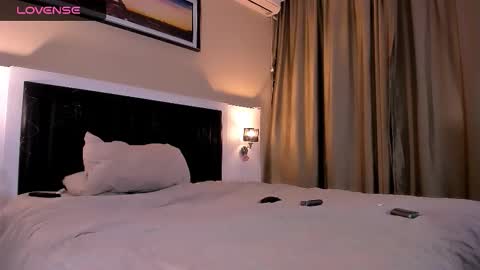 -- Mari -- online show from February 12, 11:27 am