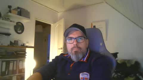 Snapshot of marriedcock1980 chatting on December 16, 8:09 am marriedcock1980 online show from December 16, 8:09 am