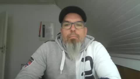 Snapshot of marriedcock1980 chatting on May 6, 6:19 am marriedcock1980 online show from May 6, 6:19 am