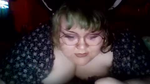 Snapshot of marshallmarx517 chatting on April 28, 2:38 am marshallmarx517 online show from April 28, 2:38 am