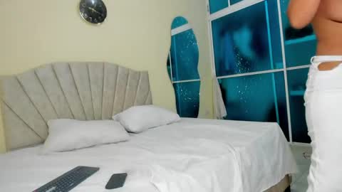 marsmith_1 online show from March 17, 2:49 am