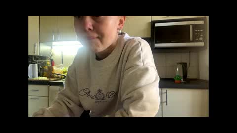 Snapshot of martaluna_ chatting on May 3, 12:11 pm Marta online show from May 3, 12:11 pm