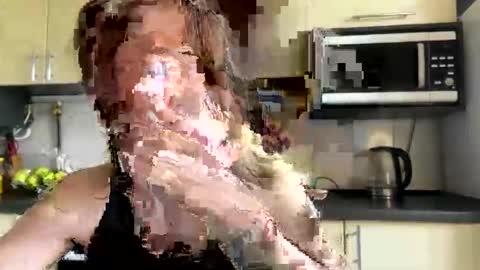 Snapshot of martaluna_ chatting on May 10, 10:42 am Marta online show from May 10, 10:42 am