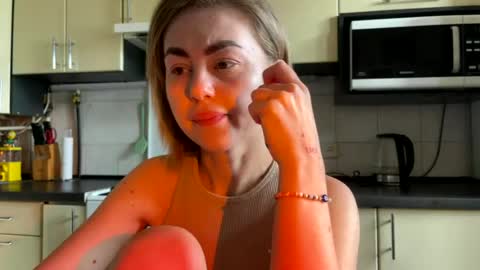 Snapshot of martaluna_ chatting on June 20, 10:18 am Marta online show from June 20, 10:18 am