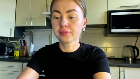 Snapshot of martaluna_ chatting on July 6, 4:09 pm Marta online show from July 6, 4:09 pm