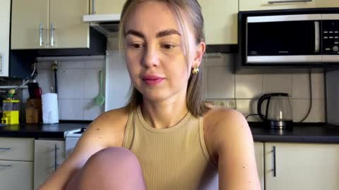 Snapshot of martaluna_ chatting on July 17, 12:01 pm Marta online show from July 17, 12:01 pm