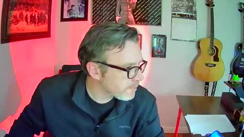 Snapshot of martcb1313 chatting on October 22, 4:24 am martcb1313 online show from October 22, 4:24 am