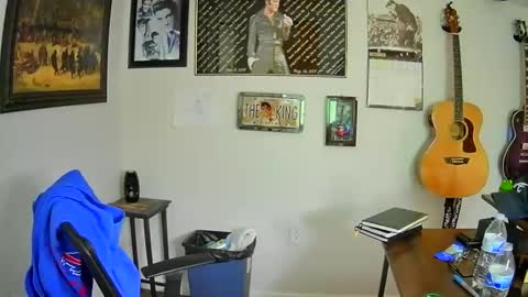 Snapshot of martcb1313 chatting on October 24, 5:31 pm martcb1313 online show from October 24, 5:31 pm