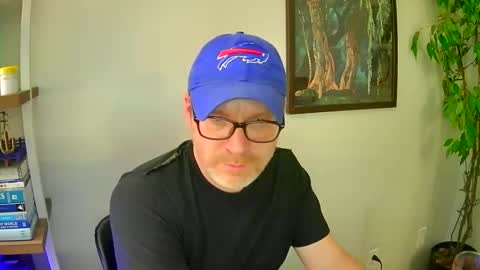 Snapshot of martcb1313 chatting on March 16, 12:06 am martcb1313 online show from March 16, 12:06 am