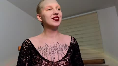 Ultimate Goddess online show from December 21, 12:20 am