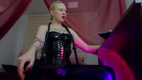 Ultimate Goddess online show from January 3, 8:54 pm