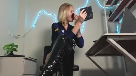 Ultimate Goddess online show from March 9, 8:07 am